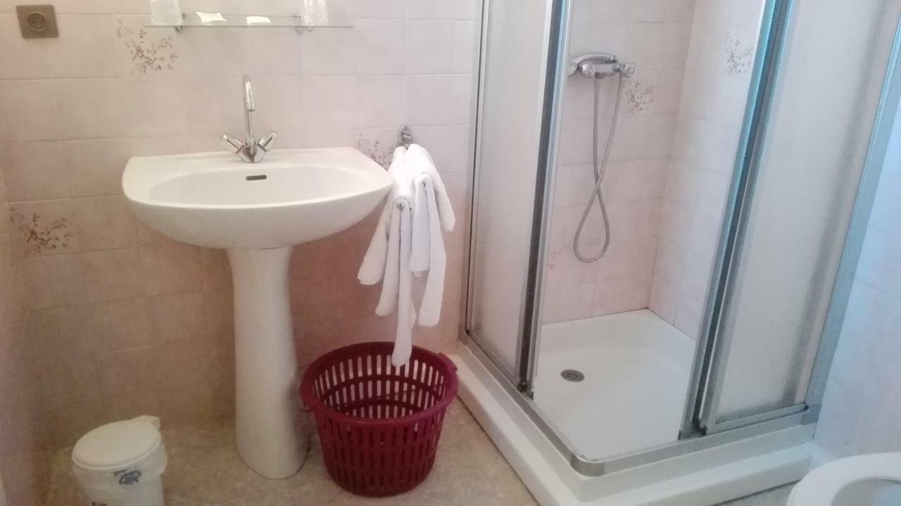 Le Barry Hotel Villefranche-dʼAlbigeois Kültér fotó