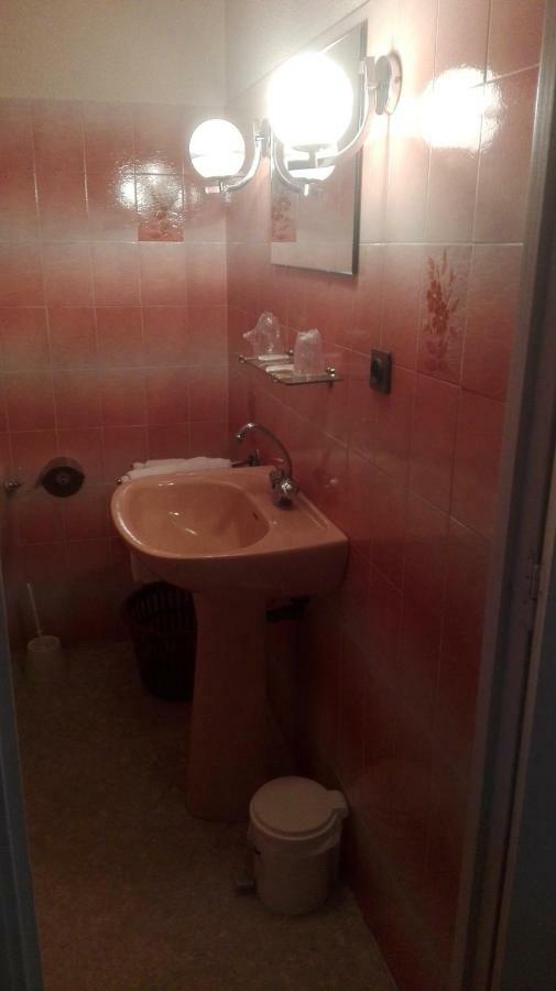 Le Barry Hotel Villefranche-dʼAlbigeois Kültér fotó